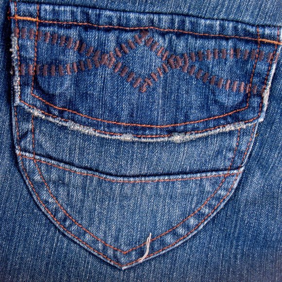 Mossimo Denim Cropped 28 x 23 Flap Snap Pockets Stretch Low Rise Sz 3 (tag) - Picture 4 of 6